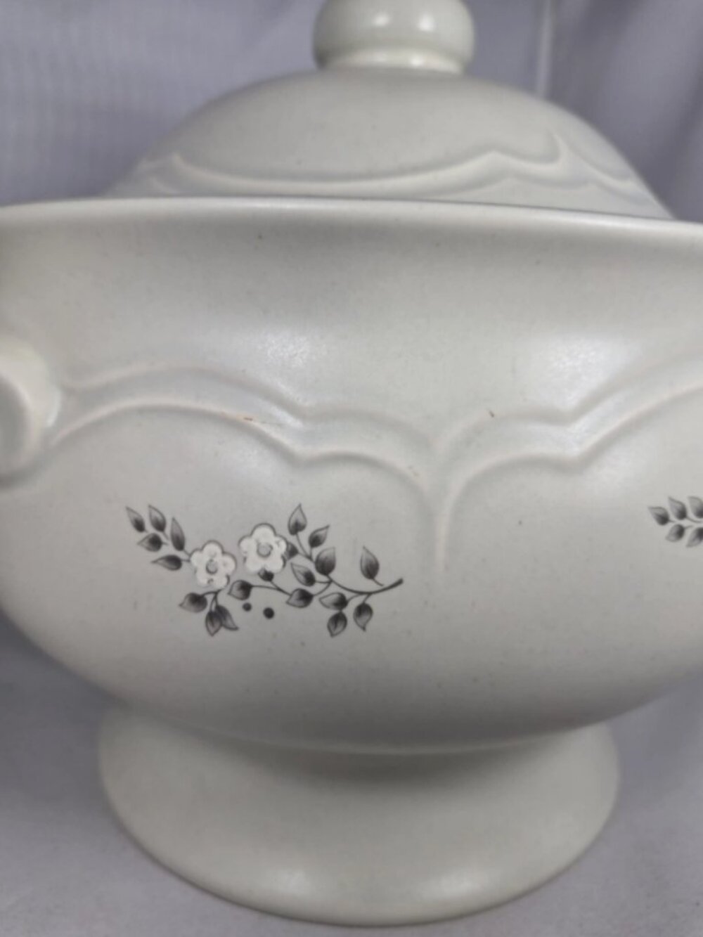 Vintage Pfaltzgraff USA Heirloom Soup Tureen 160 3.5 Qt Stoneware Floral w/ Lid - Picture 2 of 11
